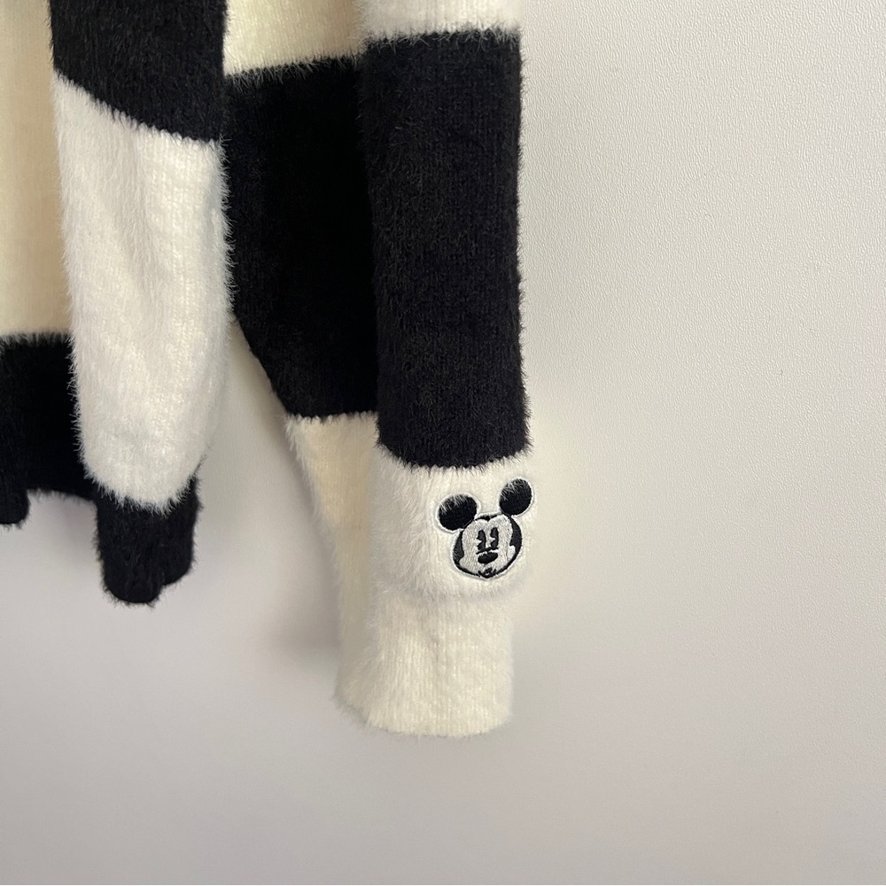 Disney x Forever 21 Mickey Mouse Fuzzy Striped Polo Rugby Sweater Size XXL Men’s - Picture 4 of 13